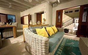 Casa, 4 habitaciones, alberca privada, vista al jardín | Sala de estar