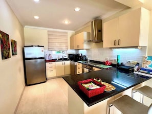 Apartamento, 2 quartos, sacada, vista para o jardim | Parte interna