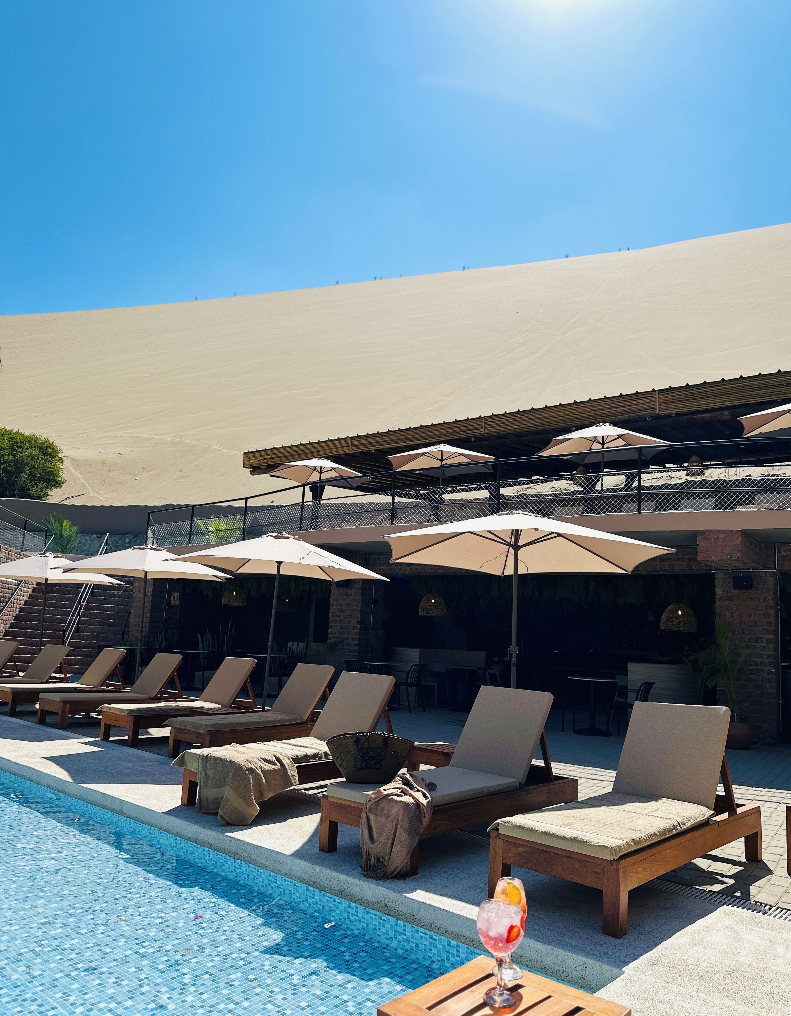 2 outdoor pools