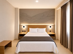 Superior Double Room | In-room safe, desk, laptop workspace, blackout drapes - Senoma Hotel (Ica)