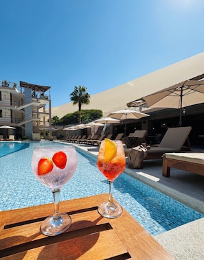 2 piscinas al aire libre