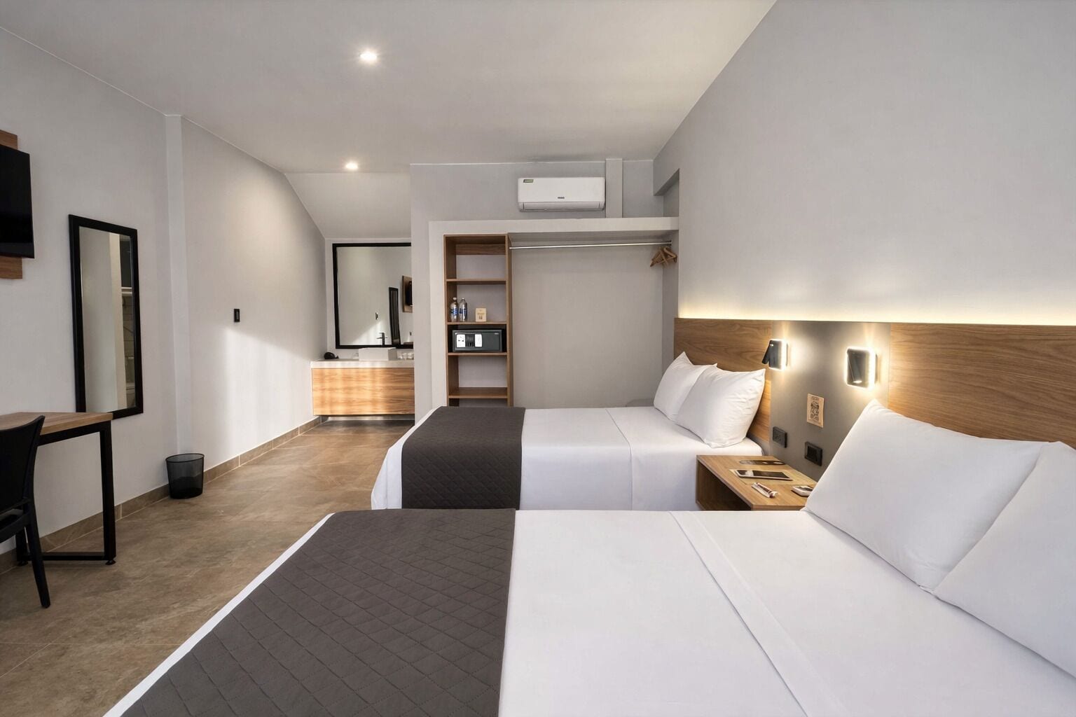 Deluxe Twin Room | In-room safe, desk, laptop workspace, blackout drapes