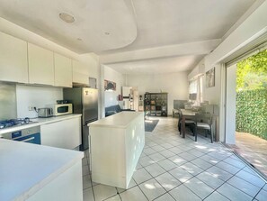 Microwave, oven, stovetop, dishwasher