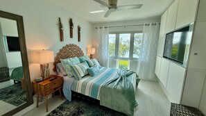 2 bedrooms, iron/ironing board, WiFi, bed sheets - Waterfront Modern & Stylish 2bed-2bath condo with stunning Tampa Bay views (Tierra Verde)