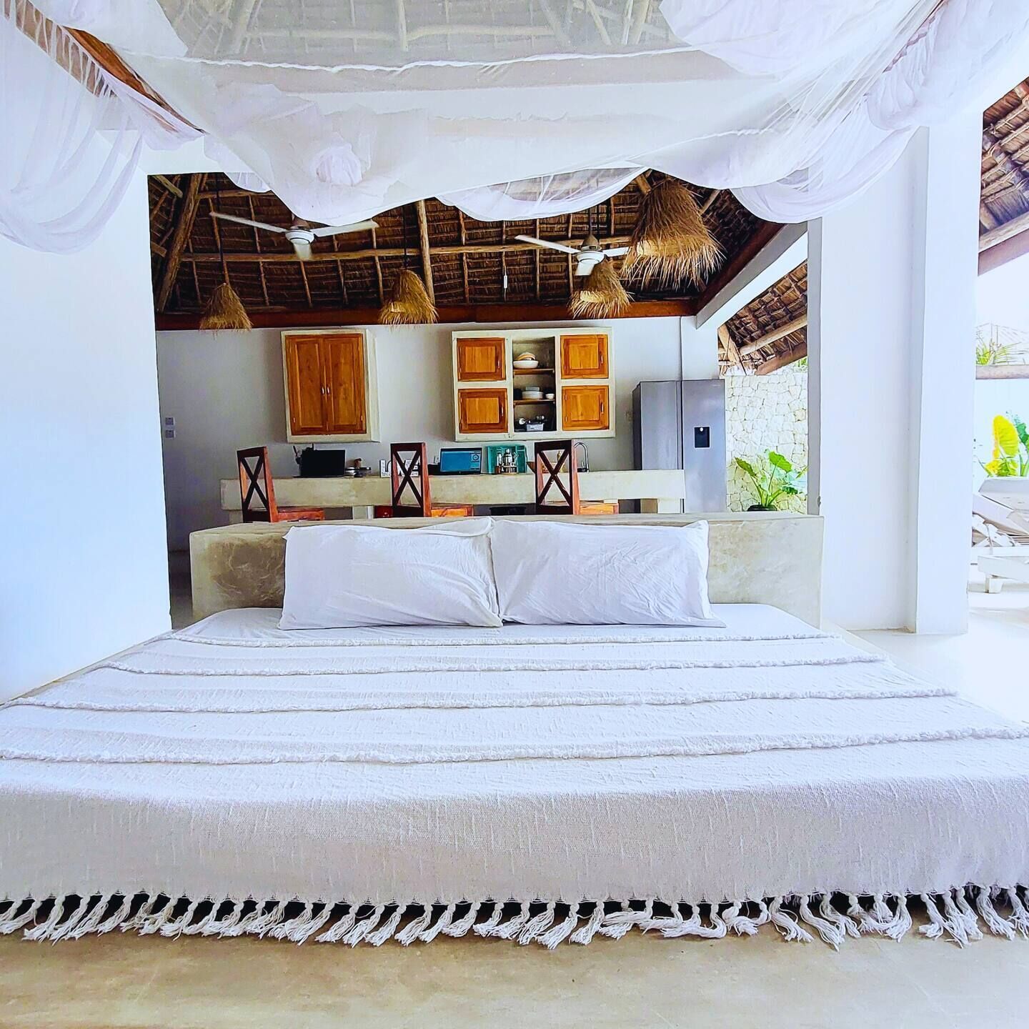 3 habitaciones, tabla de planchar con plancha, wifi y ropa de cama 