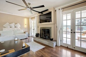 House, Multiple Beds, Pool Access, Pool View (O-side Oasis) | Living area | 42-inch flat-screen TV with digital channels - O-side Oasis - Luxury Stay for 7 (Oceanside)