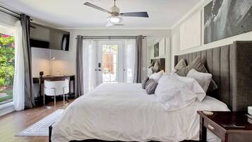 House, Multiple Beds, Pool Access, Pool View (O-side Oasis) | 3 bedrooms, individually decorated, individually furnished, desk