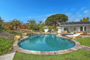 Outdoor pool - O-side Oasis - Luxury Stay for 7 (Oceanside)