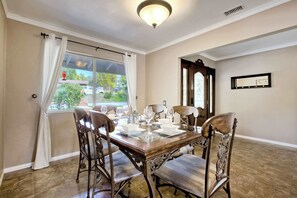 House, Multiple Beds, Pool Access, Pool View (O-side Oasis) | Dining - O-side Oasis - Luxury Stay for 7 (Oceanside)