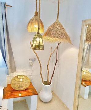 Interior - Private Authentic Island Villa & pool Paje Zanzibar TV WIFI AC 90m to beach (Paje Beach)