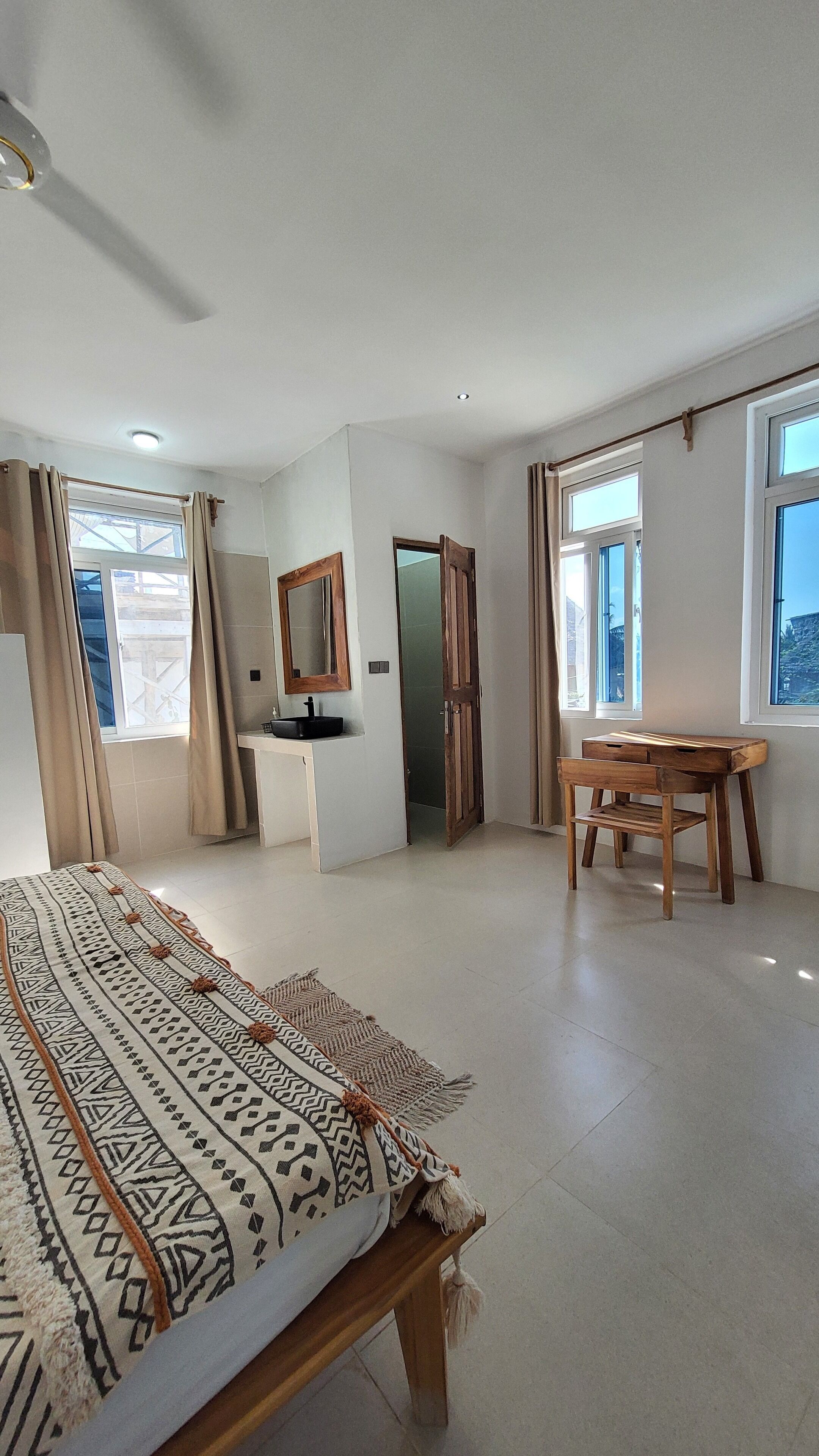 2 chambres, fer et planche à repasser, Wi-Fi, draps fournis