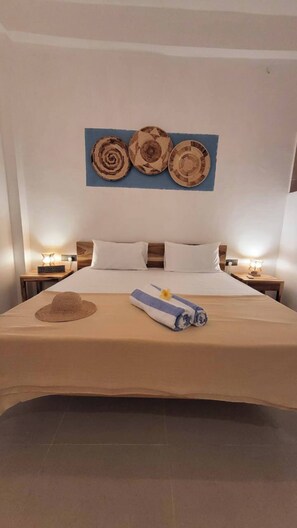 4 habitaciones, tabla de planchar con plancha, wifi y ropa de cama