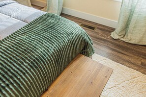 3 bedrooms, iron/ironing board, free WiFi, bed sheets