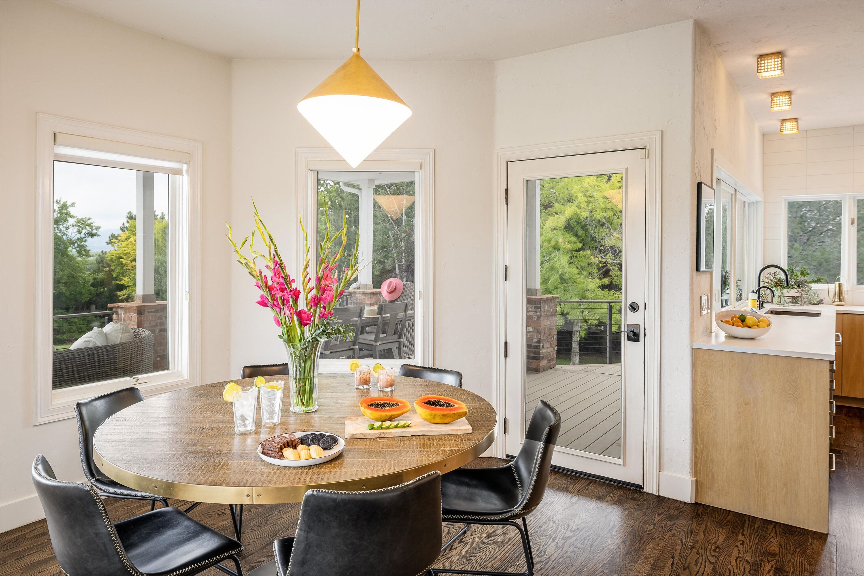 Breakfast area
