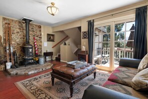 Télévision à écran plat, lecteur de DVD