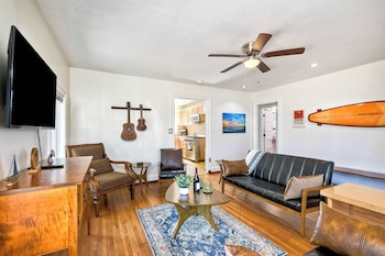 Vintage Beach Bungalow - For 6!