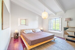 3 bedrooms, WiFi, bed sheets - Rural House 'Can Panxeta' with Sea Views, Wi-Fi and Air Conditioning (Illes Balears)