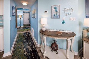 Condo, 1 King Bed with Sofa bed (Islander Beach Resort 2002) | Interior
