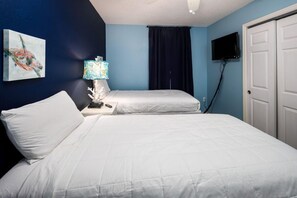 Condo, 1 King Bed with Sofa bed (Islander Beach Resort 2002) | 2 bedrooms