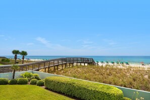 Kondominium, 1 Tempat Tidur King dengan tempat tidur Sofa (Islander Beach Resort 2002) | Pantai | Di pantai