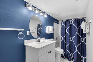 Condo, 1 King Bed with Sofa bed (Islander Beach Resort 2002) | Bathroom - Islander Beach Resort 2002 (Fort Walton Beach)
