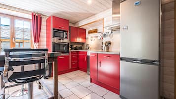 Refrigerador, microondas, horno y lavavajillas
