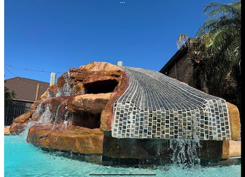 Backyard Oasis in Brownsville!