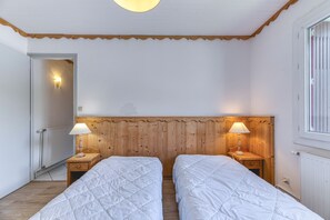 2 bedrooms
