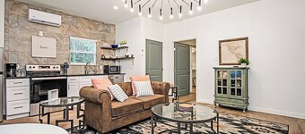 Wildwood Cottage/3 blocks from downtown Nac/King Bed/WiFi/Covered Parking