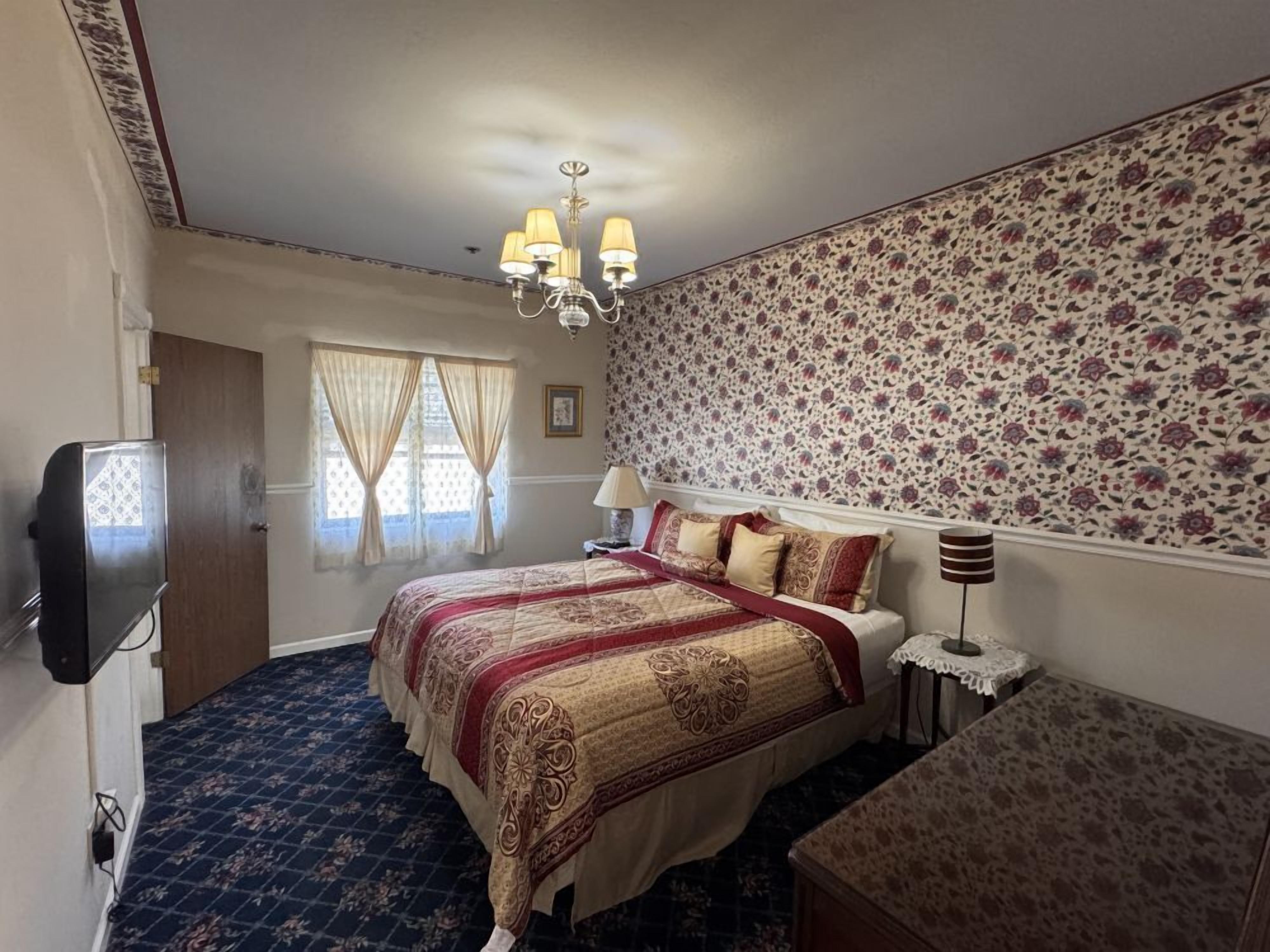 1 bedroom, iron/ironing board, bed sheets, wheelchair access