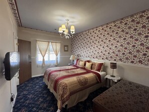 1 makuuhuone, silitysrauta/-lauta, vuodevaatteet, pääsy pyörätuolilla