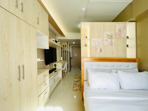 Iron/ironing board, bed sheets, wheelchair access - Contemporary Comfort at SMDC Style Residences (Iloilo City)