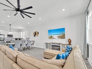 Maison, plusieurs lits (Evergreen By the Sea Unit B) | Coin séjour
