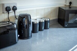 Microwave - Free Parking House in Lowestoft | Short/Long Stays (Suffolk)