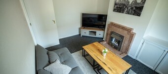 3 Beds Home | Near Beach & Town