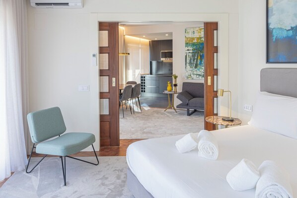 1 chambre, coffres-forts dans les chambres, fer et planche à repasser