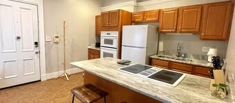 Charming Historic Studio Near Downtown and VCU