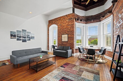 Charming Historic 2 BR Near VCU