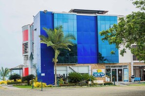 Front of property - Hotel Punta Azul (Pedernales)