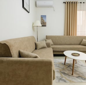 Smart TV, stereo - Charming 1-bedroom apartment with AC, WiFi in superb Tiranë (Tiranë)