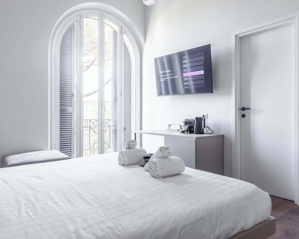 1 chambre, bureau, fer et planche à repasser, Wi-Fi