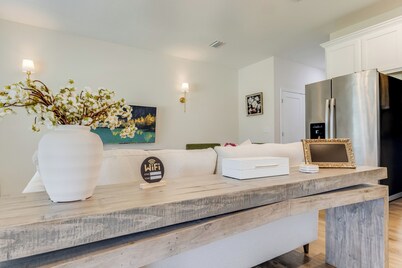 Water Oaks Retreat Charming 2-bedroom house in Laurel Hill