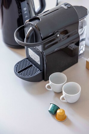 Kaffee und/oder Kaffeemaschine