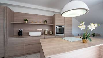 Comfort Apartment, 2 Bedrooms, Sea View | Private kitchen | Fridge, oven, stovetop, dishwasher