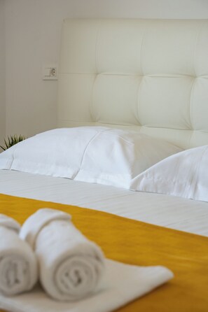 Comfort Apartment, 2 Bedrooms, Sea View | Iron/ironing board, free WiFi, bed sheets - Dominik  (Mandre)