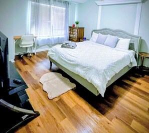 3 bedrooms, desk, iron/ironing board, WiFi