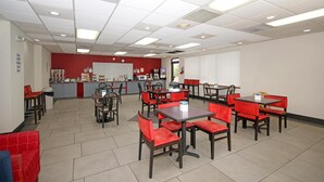Free daily continental breakfast - Knights Inn Pilot Mountain (Pilot Mountain)