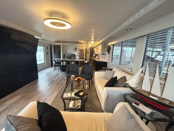 تلفزيون ذكي