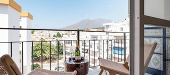 Central Estepona, Walk to Beach and Old Town