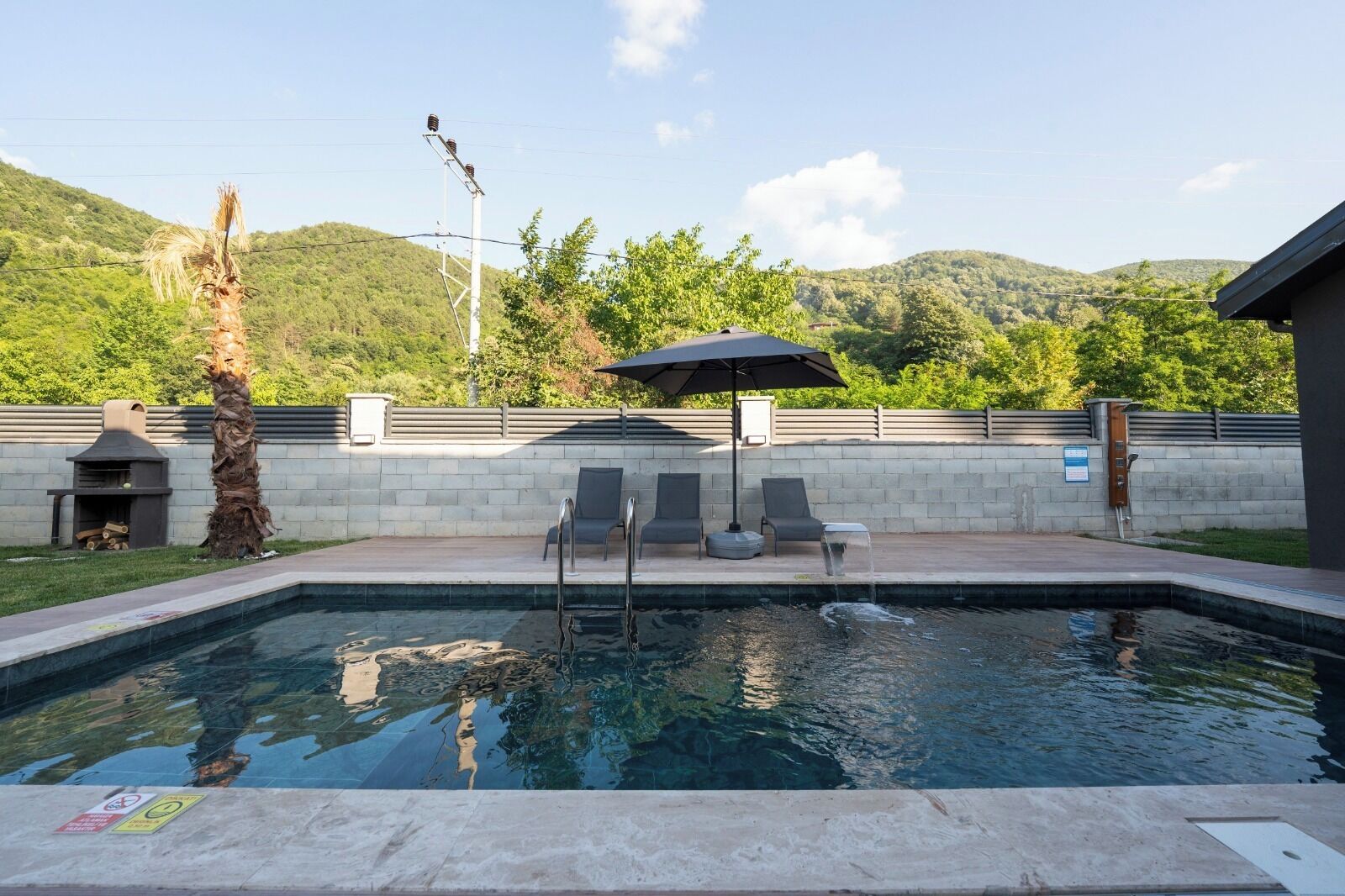 บริเวณภายนอก